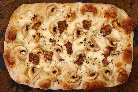 С белыми грибами и трюфельным соусом