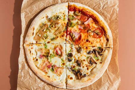 Пицца грибная с трюфельным соусом