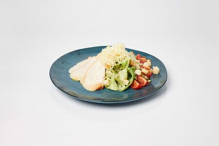 Салат Цезарь с курицей