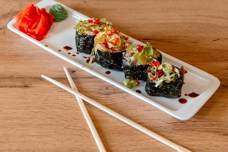 Гункан с угрем