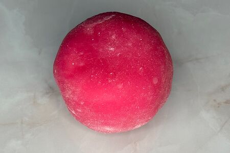 Мотти c малиной