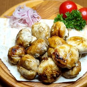 На мангале шампиньоны