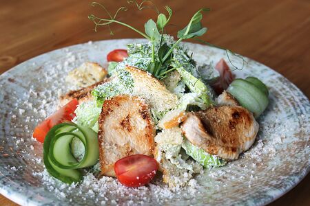 Цезарь с курицей