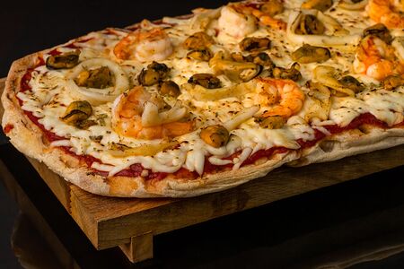 Римская пицца с морепродуктами