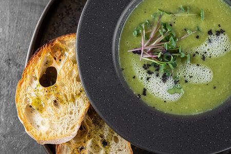 Крем-суп из брокколи и цукини