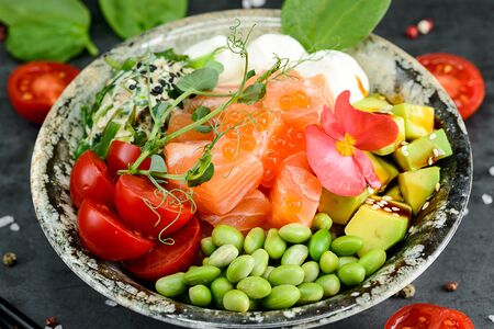 Поке с копченым лососем