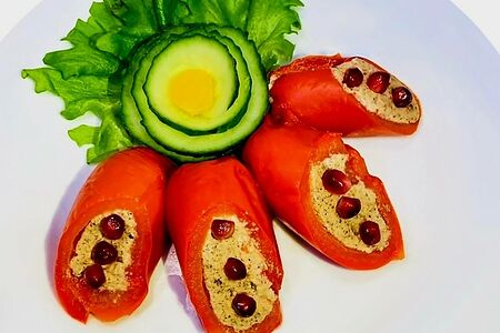 Болгарский перец с орехами