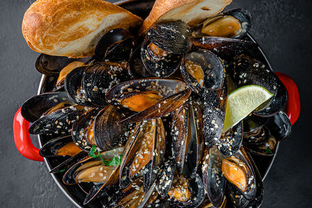 Мидии Лайм с кунжутным маслом