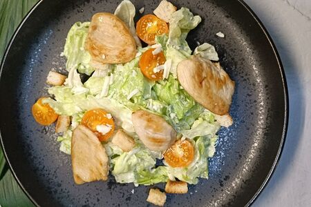 Цезарь с курицей