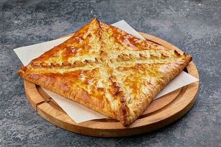 Хачапури из слоеного теста