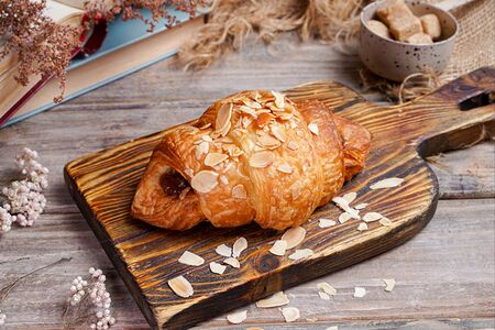 Карамельный круассан