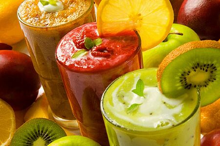 Свежевыжатый яблочный сок