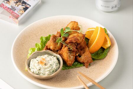 Куриное бедро в имбирно-чесночном маринаде с соусом тартар