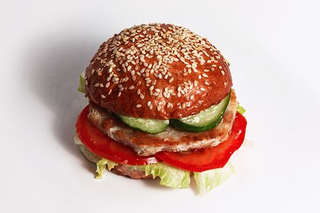 Бургер с котлетой из цыпленка