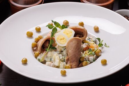 Оливье с говяжьим языком