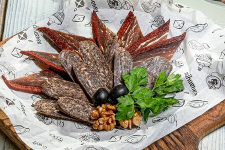 Тарелка кавказских деликатесов