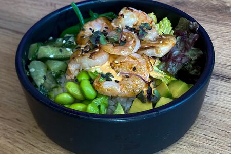 Поке с тигровой креветкой под соусом Том ям