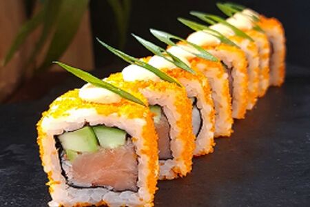 Ролл Калифорния с лососем и снежным крабом new