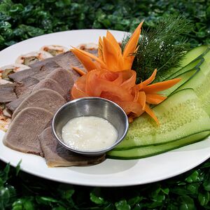 Мясная тарелка