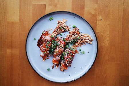 Эноке в беконе