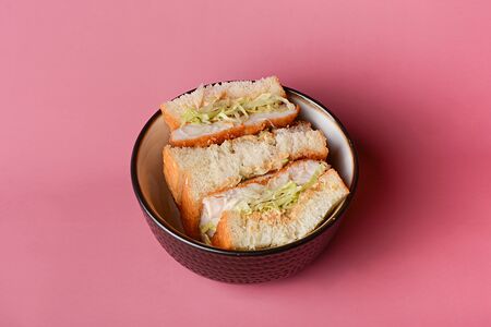 Сэндвич с цыплёнком кацу