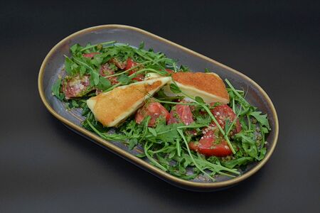 Жареный сулугуни с бакинскими томатами