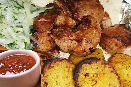 Шейка свиная с картошкой на мангале