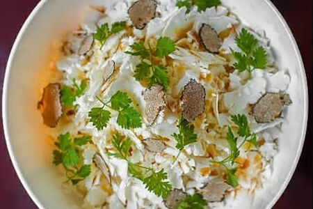Салат с цветной капустой, понзу и трюфелем