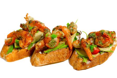 Брускетта с креветкой