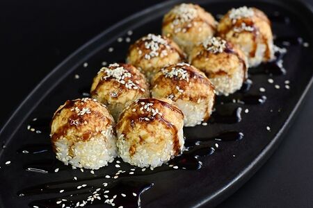 Запеченный ролл с угрём