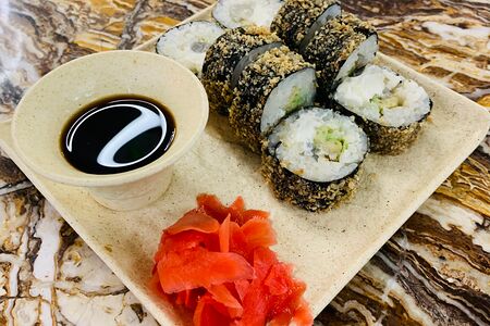 Ролл с креветкой темпура