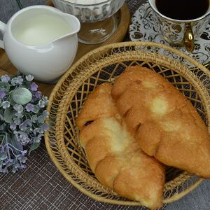 Булочка с черникой