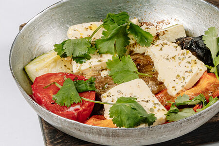 Печеные овощи с домашней брынзой