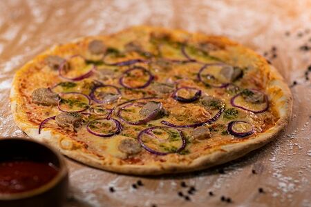 Пицца С купатами