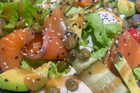 Салат с семгой