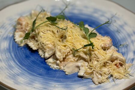 Фарфалле с лососем