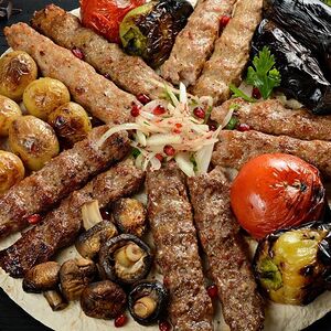 Ассорти люля-кебаб с овощами L