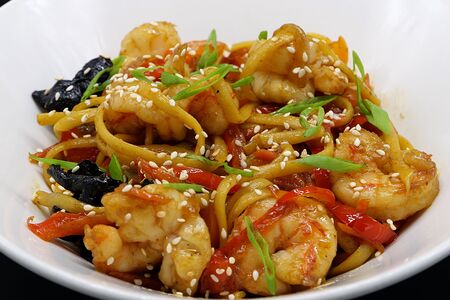 Wok с креветками