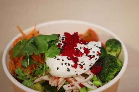 Поке с нежным крабом