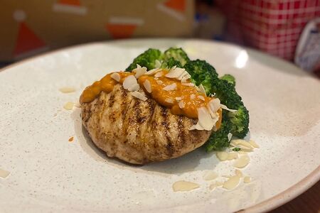 Куриная грудка с брокколи