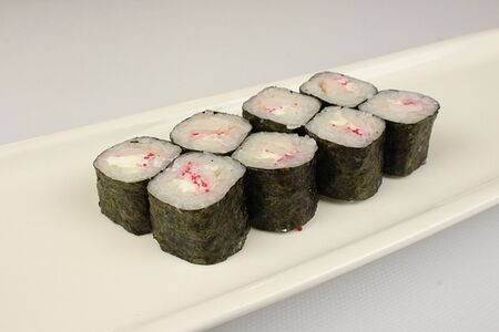 Маки с креветкой и сыром