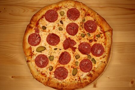 Пицца Салями