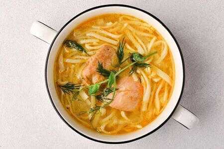 Куриный суп с домашней лапшой