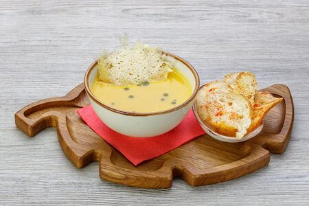 Сырный крем-суп с креветками