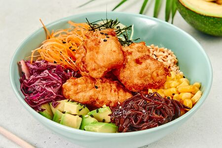 Поке с курицей и грибами