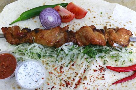 Шашлык из курицы в лаваше