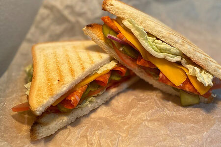 Сэндвич с пепперони 