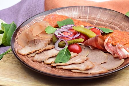 Мясная тарелка