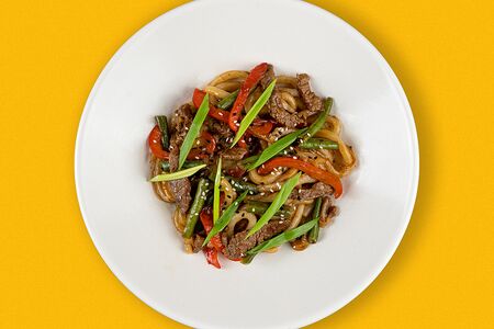 Удон, говядина, овощи