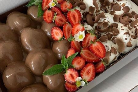 Профитроли микс шоколадно-ванильный